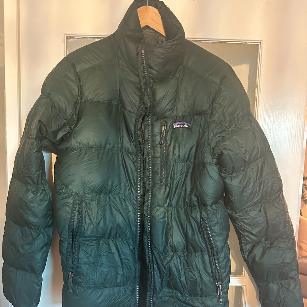 Patagonia Men’s Down Jacket – Size Small – Deep Green